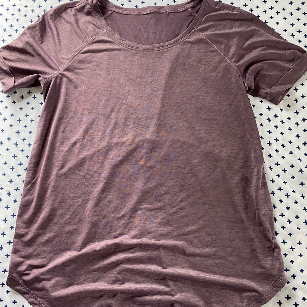 Women’s size 2 lululemon shirt